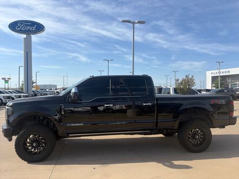 Used 2020 Ford F250 Platinum w/ FX4 Off-Road Package AWD/4WD image 4