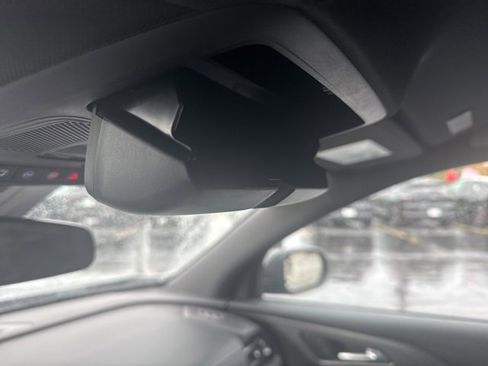 Used 2025 Chevrolet Traverse LT image 41