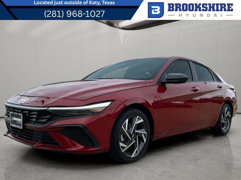 Used 2025 Hyundai Elantra Sport image 1