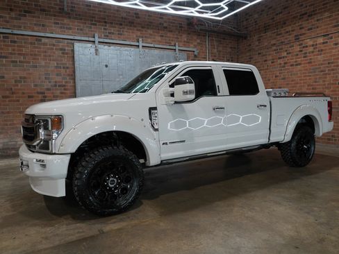 Used 2020 Ford F350 Platinum w/ FX4 Off-Road Package AWD/4WD image 8