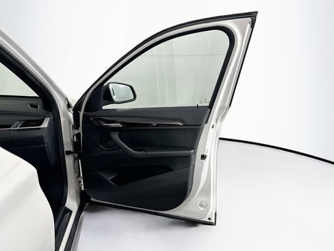 Used 2021 BMW X1 xDrive28i w/ Premium Package image 32