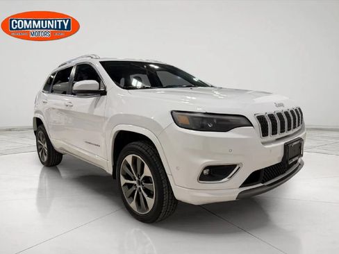Used 2019 Jeep Cherokee Overland w/ Technology Group AWD/4WD image 11