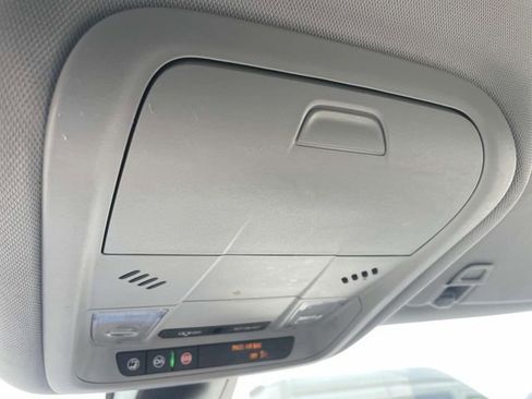 Used 2023 Chevrolet Blazer LT image 32