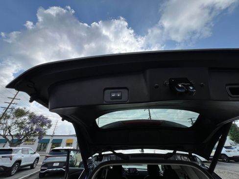 Used 2025 Nissan Rogue SV AWD/4WD image 24