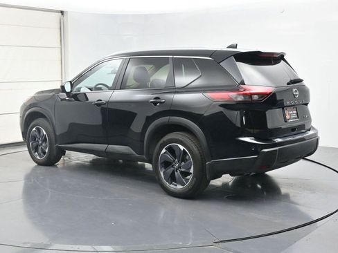 Certified 2024 Nissan Rogue SV w/ SV Premium Package AWD/4WD image 16
