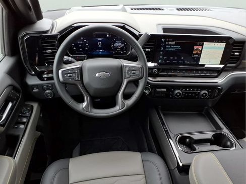 New 2026 Chevrolet Silverado 2500 ZR2 AWD/4WD image 5