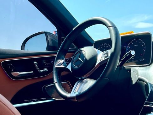 Used 2024 Mercedes-Benz C 300 4MATIC Sedan image 8