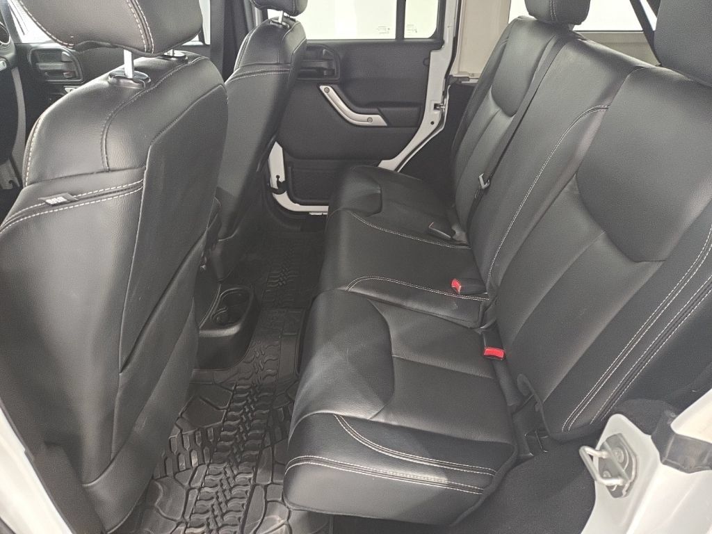 Used 2017 Jeep Wrangler Unlimited Rubicon AWD/4WD image 24