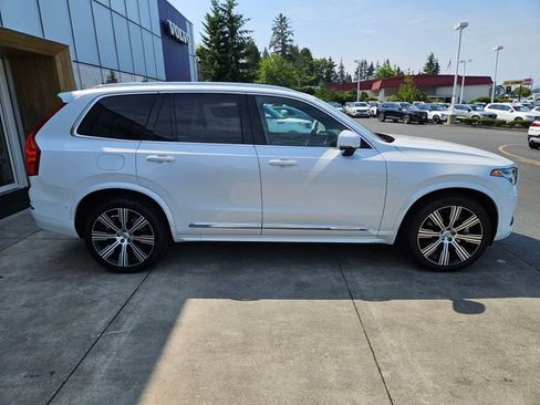 Used 2024 Volvo XC90 T8 Plus AWD/4WD image 4