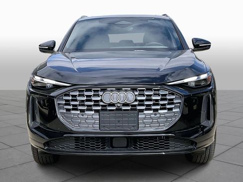 Used 2025 Audi Q5 Premium w/ Convenience Package image 4