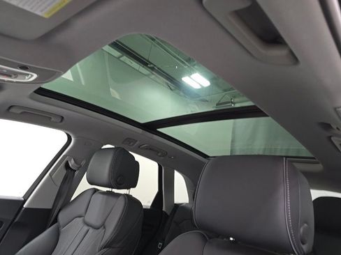 Used 2024 Audi Q5 e Premium Plus AWD/4WD image 8