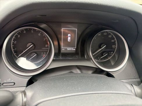 Used 2024 Toyota Camry SE image 12