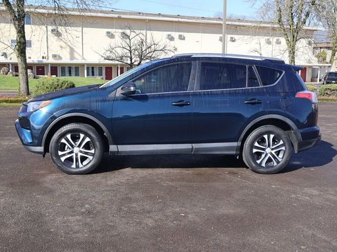 Used 2018 Toyota RAV4 LE w/ All Weather Liner Package image 3