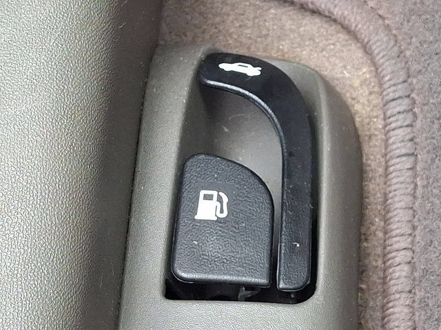 Used 2011 Hyundai Accent GLS FWD image 23