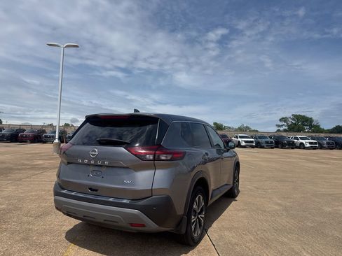 Certified 2023 Nissan Rogue SV FWD image 18