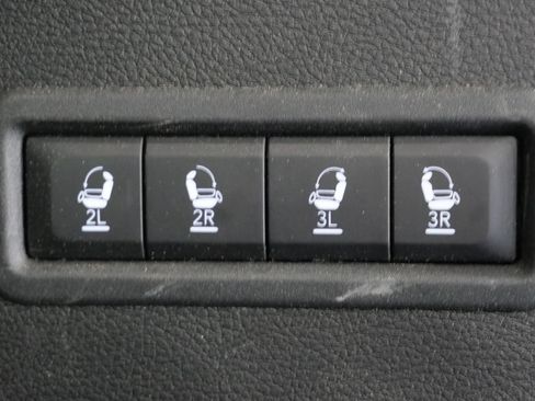 Used 2024 Jeep Wagoneer Series III AWD/4WD image 26
