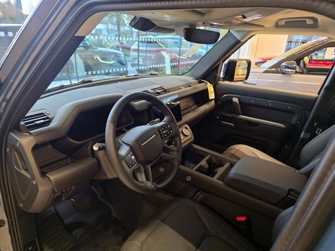 New 2025 Land Rover Defender 110 S image 8