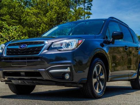 Used 2017 Subaru Forester 2.5i Limited AWD/4WD image 8