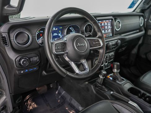 Used 2021 Jeep Wrangler Unlimited Sahara w/ Dual Top Group image 18