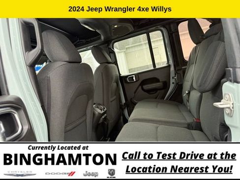 Used 2024 Jeep Wrangler Unlimited AWD/4WD image 13