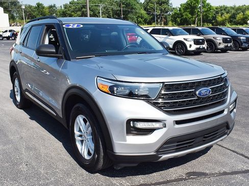 Certified 2024 Ford Explorer XLT w/ Equipment Group 202A AWD/4WD image 12