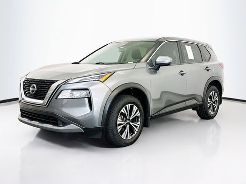 Used 2023 Nissan Rogue SV image 3