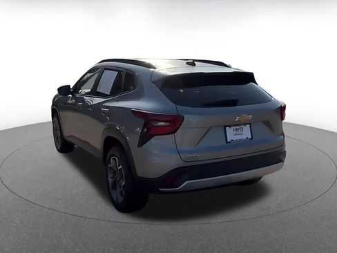 Used 2025 Chevrolet Trax LT image 11