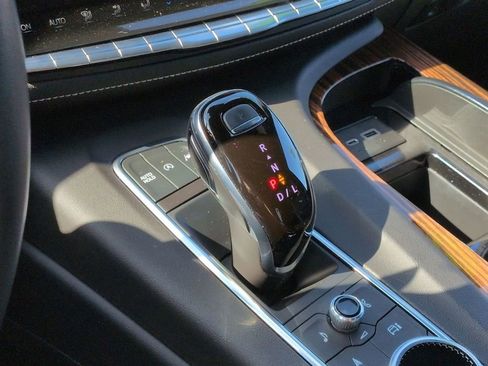 Used 2021 Cadillac Escalade Premium Luxury w/ Driver Assist Tech Package AWD/4WD image 8