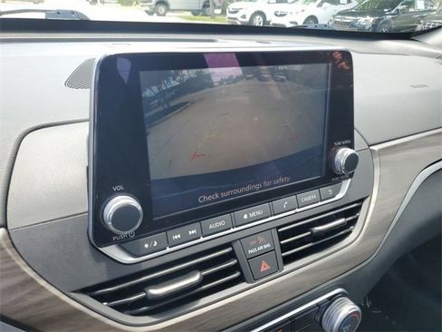 Used 2024 Nissan Altima 2.5 SV image 27