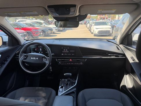 Used 2026 Kia Niro LX FWD image 31