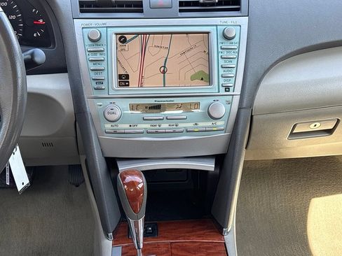 Used 2009 Toyota Camry XLE FWD image 18