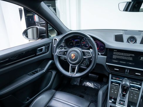 Used 2022 Porsche Cayenne Coupe AWD/4WD image 10