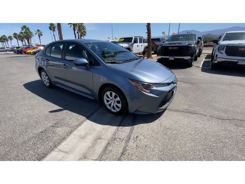 Used 2025 Toyota Corolla LE FWD image 2