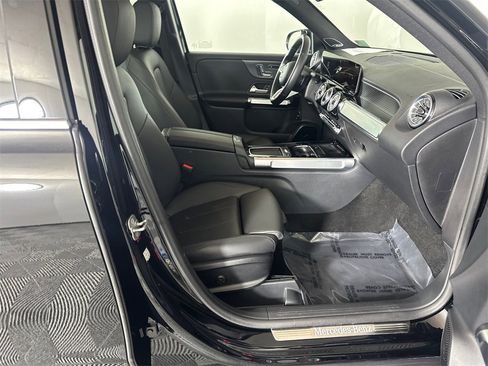 Certified 2025 Mercedes-Benz GLB 250 image 14