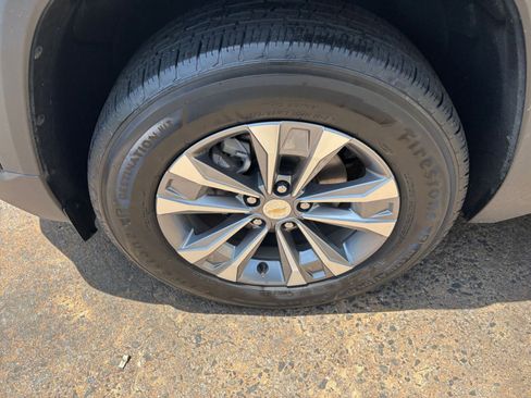 Used 2025 Chevrolet Equinox LT FWD image 24