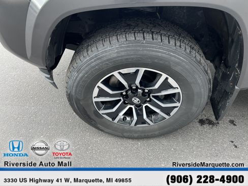Used 2022 Toyota Tacoma TRD Sport AWD/4WD image 11