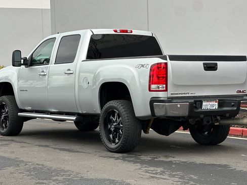 Used 2014 GMC Sierra 3500 SLT w/ SLT Convenience Package image 6