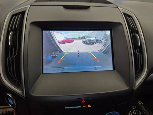 Used 2020 Ford Edge SE FWD image 9