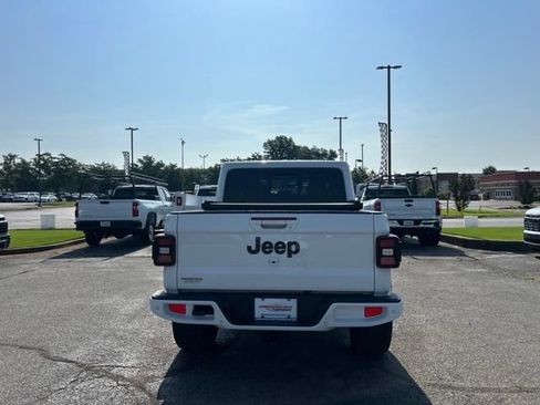 Used 2022 Jeep Gladiator Overland AWD/4WD image 4