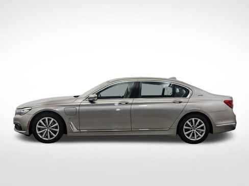 Used 2017 BMW 740e xDrive AWD/4WD image 2