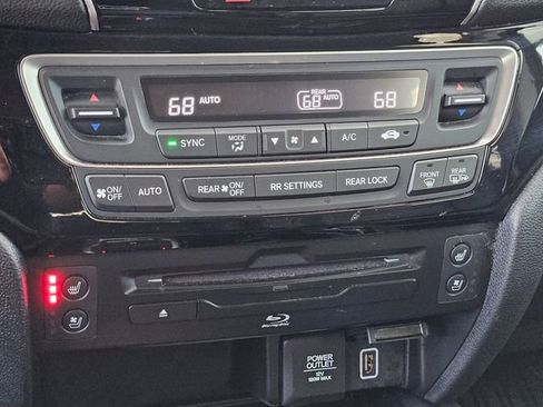 Used 2022 Honda Pilot Elite image 21