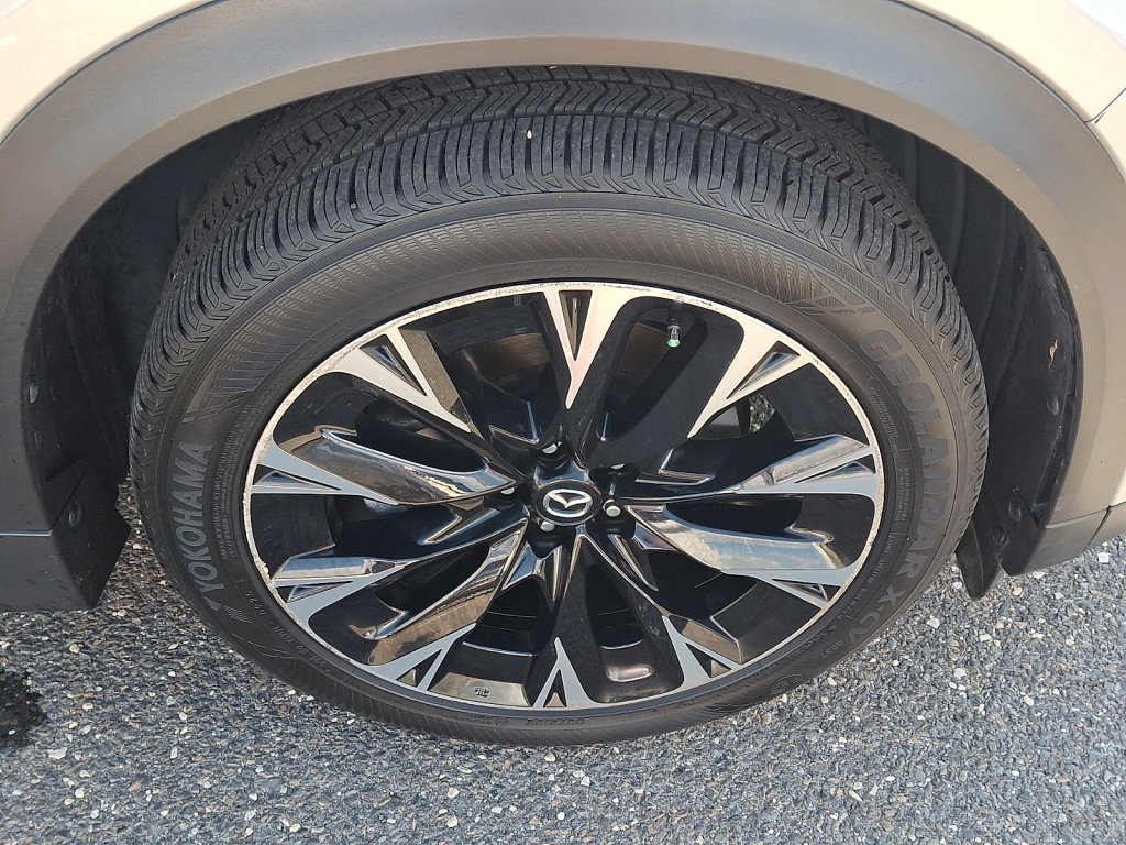 Used 2024 MAZDA CX-90 Plug-In Hybrid w/ Premium Plus AWD/4WD image 9