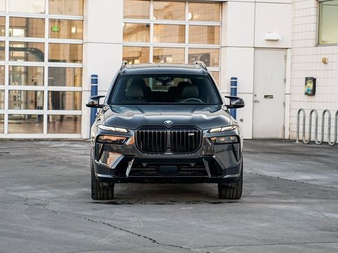 Used 2025 BMW X7 M60i image 2