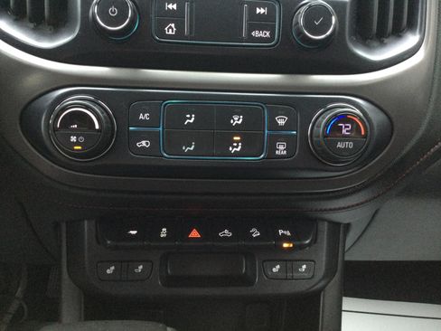 Used 2019 GMC Canyon All Terrain w/ Trailering Package AWD/4WD image 13