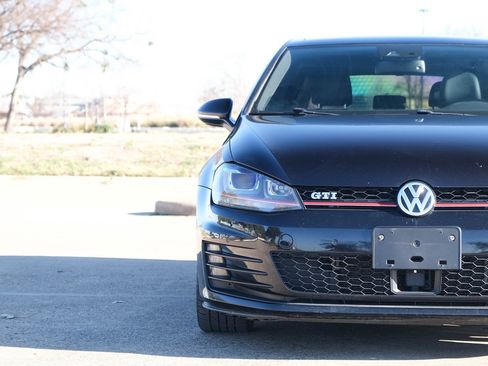Used 2016 Volkswagen GTI SE w/ Driver Assistance Package image 4