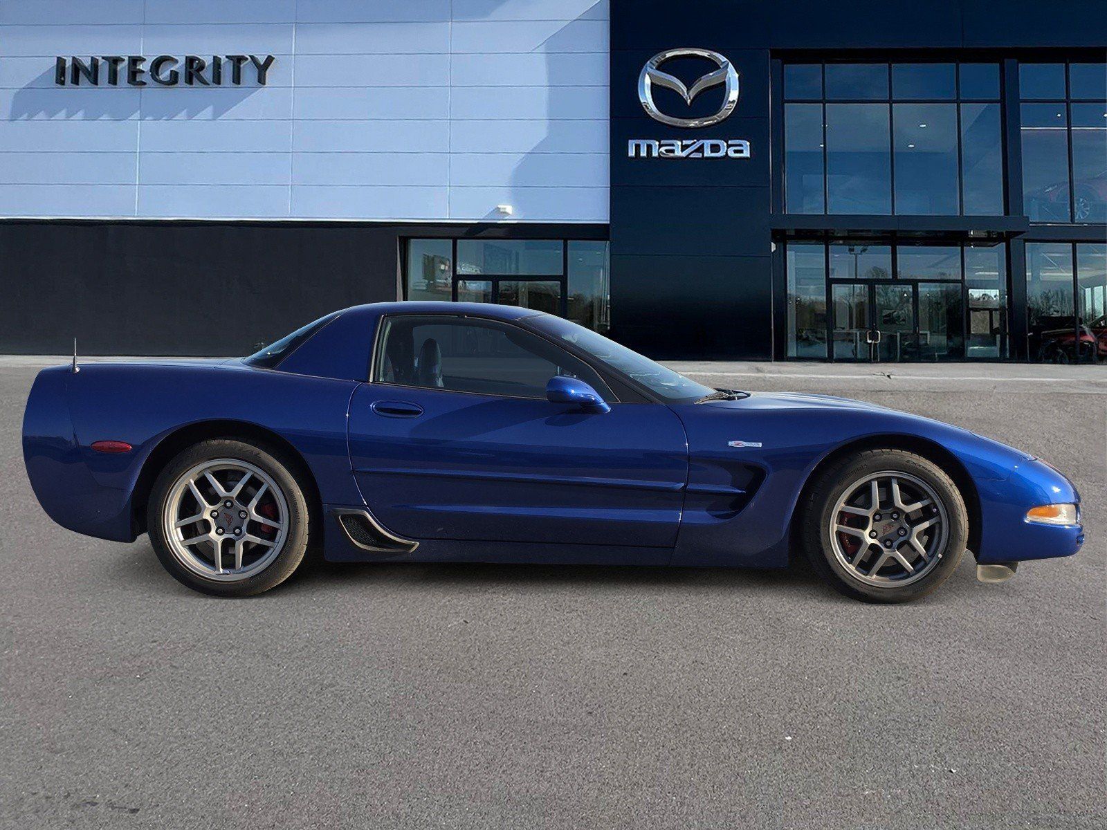 Used 2003 Chevrolet Corvette Z06 w/ Memory Package, 3 Drivers RWD image 3