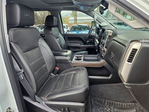 Used 2019 GMC Sierra 3500 Denali w/ Duramax Plus Package image 21