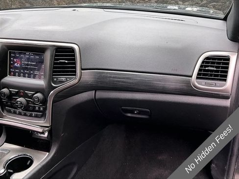 Used 2019 Jeep Grand Cherokee Laredo AWD/4WD image 11