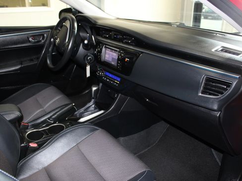 Used 2016 Toyota Corolla LE FWD image 24
