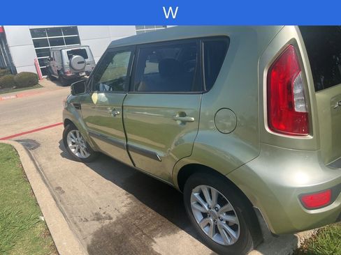 Used 2013 Kia Soul + FWD image 2